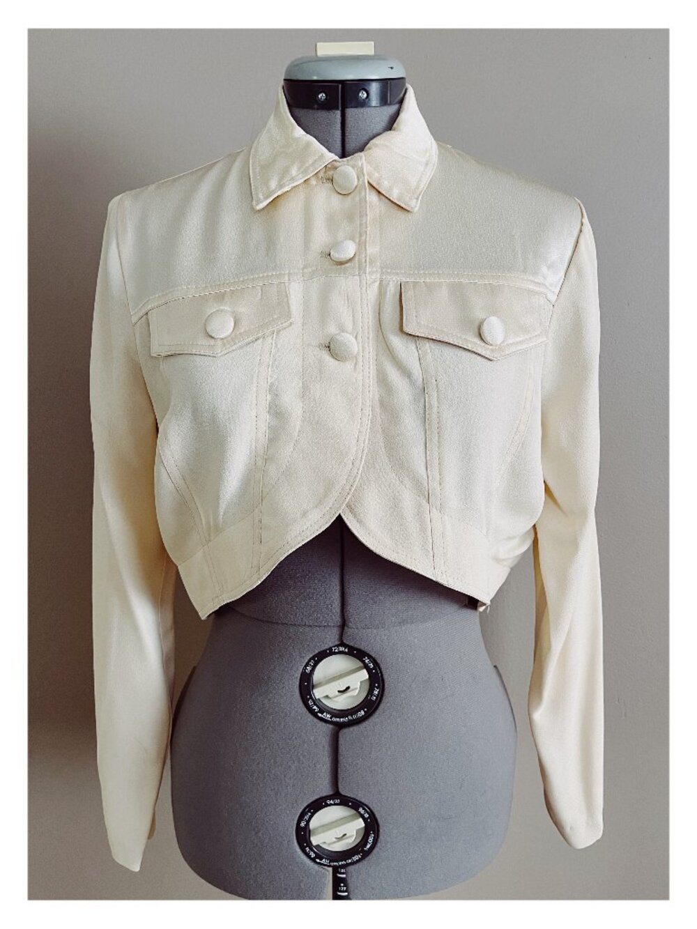VTG Marnie West Sz 4 Satin Trim Button Front Cropped Blouse Cream White